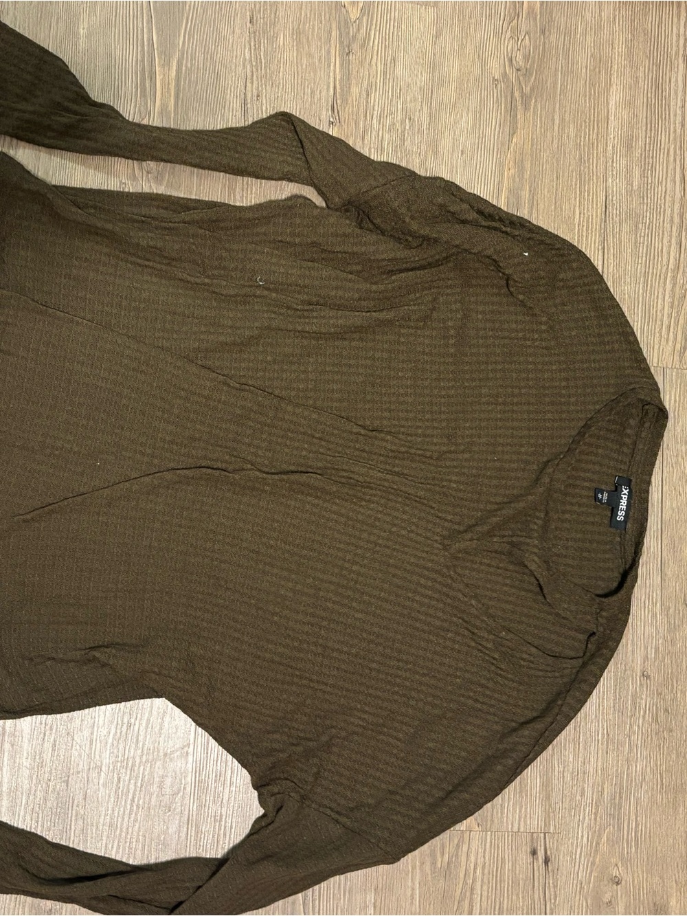 Express Men’s Olive Ribbed Long Sleeve V-Neck Shirt